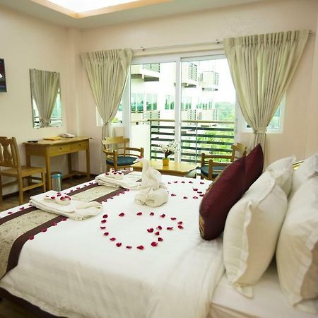 Hotel Sincere Smile Yangon Exterior photo