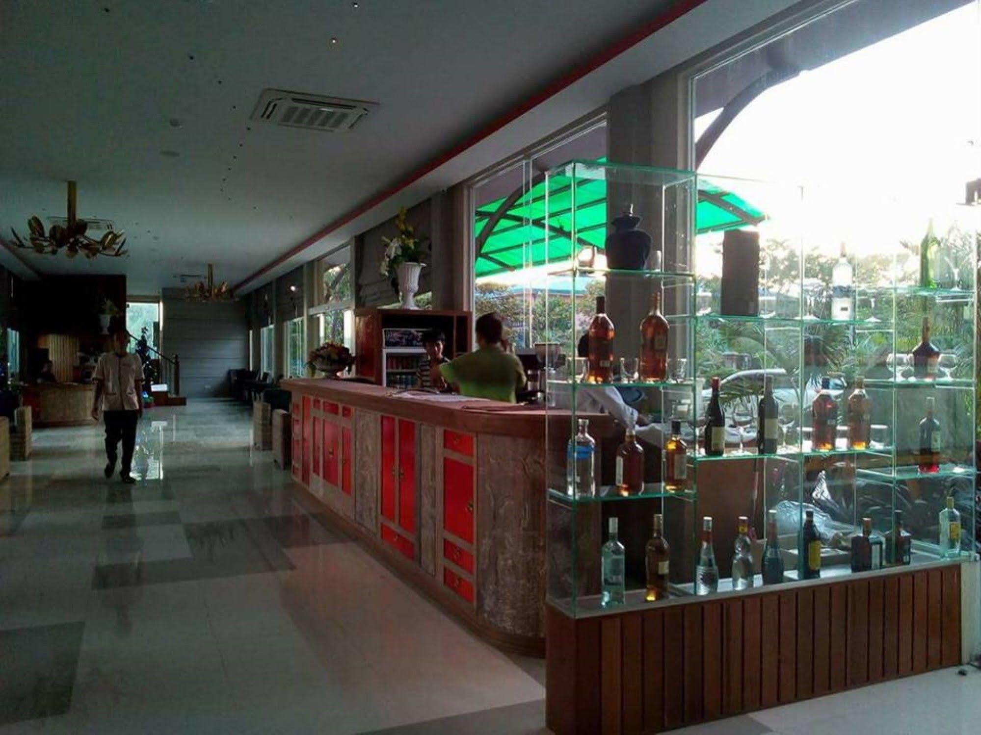 Hotel Sincere Smile Yangon Exterior photo