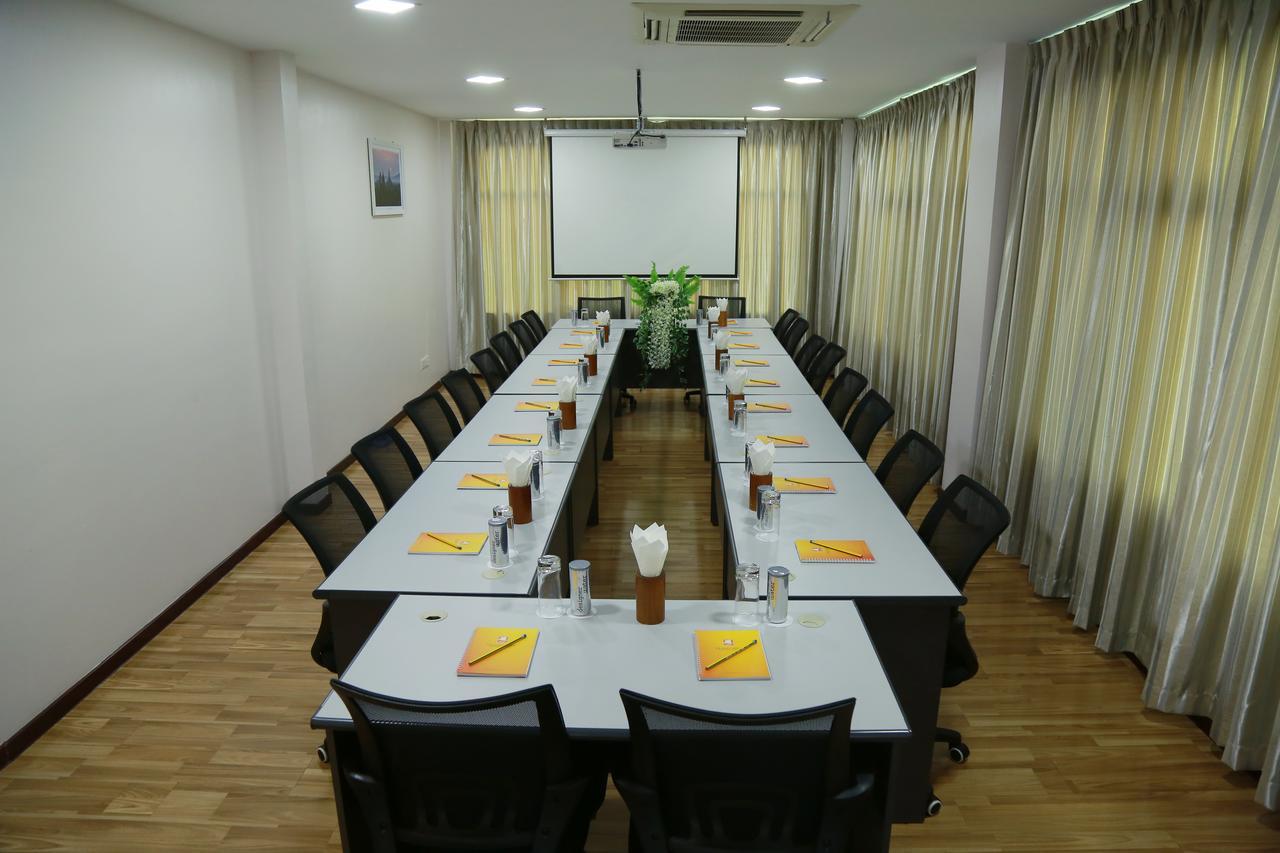 Hotel Sincere Smile Yangon Exterior photo