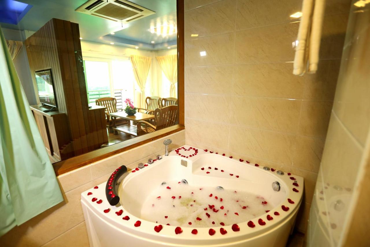 Hotel Sincere Smile Yangon Exterior photo