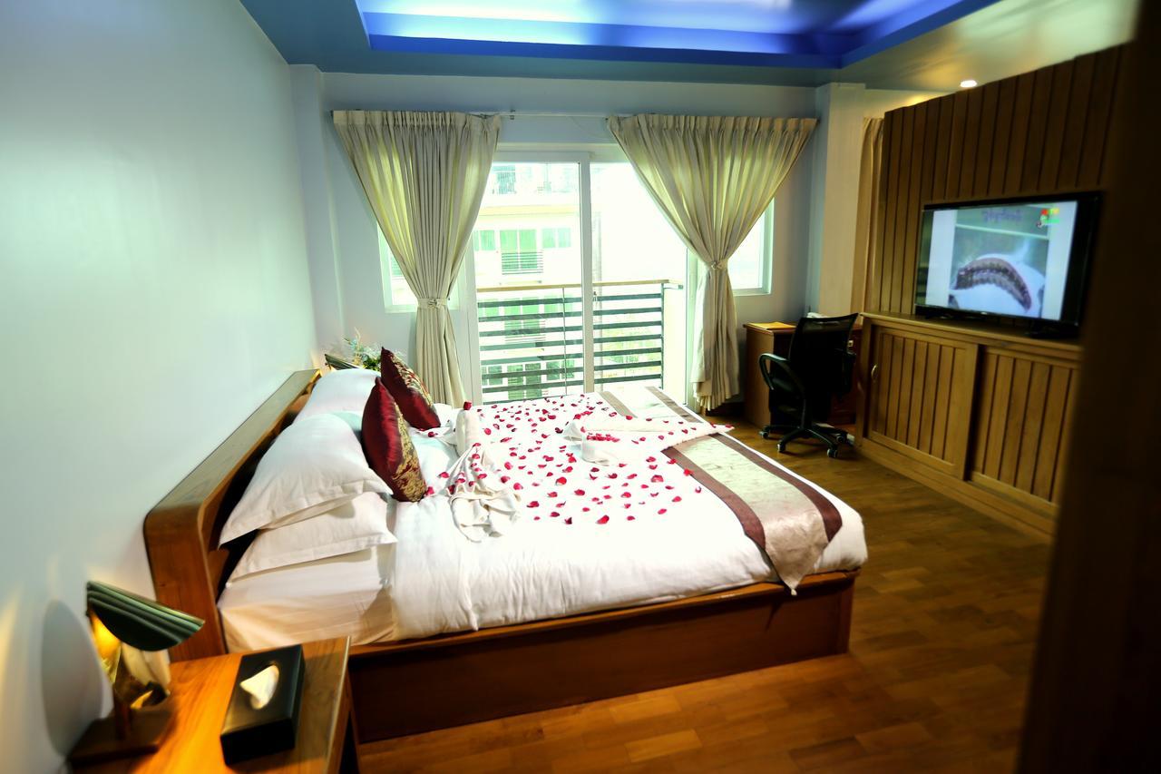 Hotel Sincere Smile Yangon Exterior photo